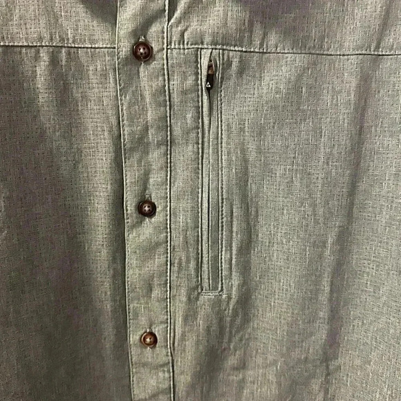 Lot of 2 Gerry performance vented button up shirts XXL zip front pocket NWOT - Picture 14 of 16